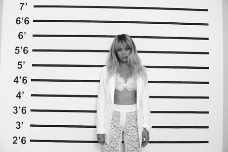 Check Out These Dope BTS Pics Of Jay-Z & Beyonce’s “On The Run”! Unknown-11_RT