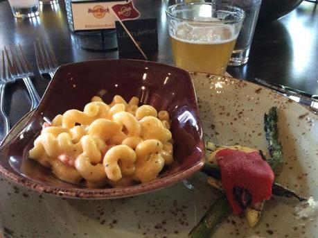 Twisted Mac & Cheese (also normally comes with chicken) and Renegade's 5:00 Afternoon Ale