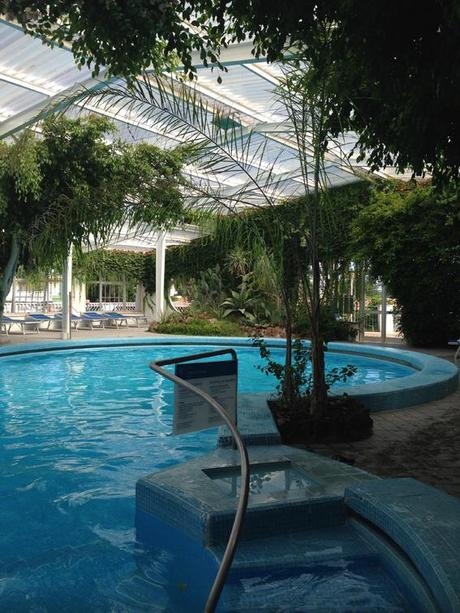 A red striped beachwear ilovegreeninspiration_on_an_island_dressing_08