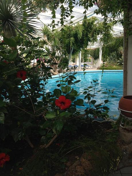 A red striped beachwear ilovegreeninspiration_on_an_island_dressing_07