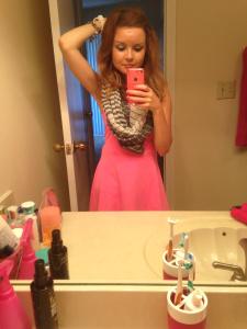 I also love dresses with scarves. 