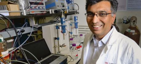 Aqueous Flow Organic Battery for Grid-Scale Energy Storage Developed Sri Narayan focuses on the fundamental and applied aspects of electrochemical energy conversion