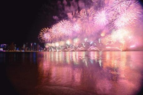 Review–King Cave (Forever Evermore #2) by Scarlett Dawn animated fireworks photo: Fireworks Animated lighting_the_sky_gif_by_bayhor-d5okm0p.gif