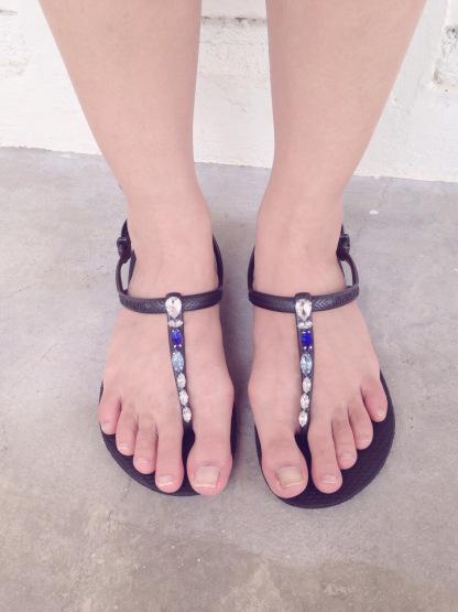 DIY Embellished Sandals with Havaianas