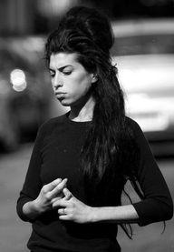 Amy Winehouse http://ift.tt/VLh66U