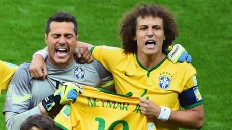 Julio Cesar & David Luiz hold up Neymar's jersey