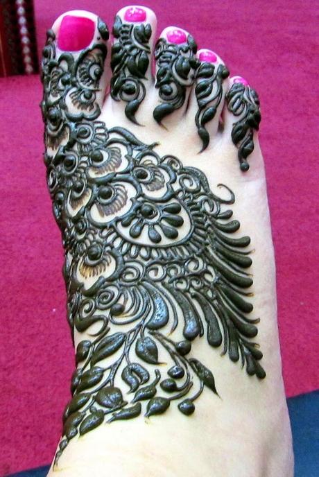 Women Foot Mehandi designs