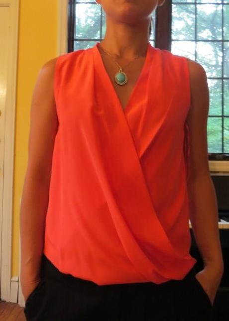 Guest Post: Which Necklace with Which Neckline? what necklace v-neck top