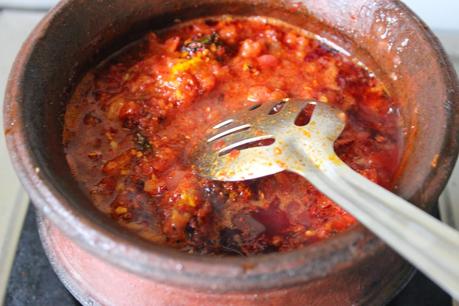 Tomato Thokku / Tomato Pickle