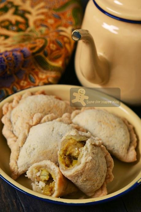 traditional nonya chicken potato curry puffs