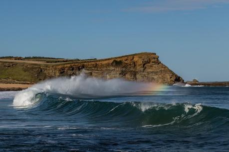 rainbow in breaking wave