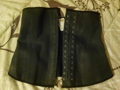Feel Foxy, Ann Chery Clasica Latex Waist Cincher Review Feel Foxy, Ann Chery Clasica Latex Waist Cincher Review