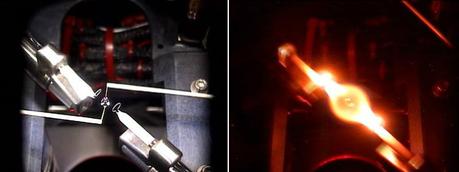 The FLEX experiment set up (left) and a screen shot taken during the experiment (right)