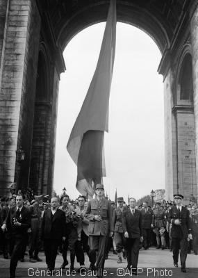 111898-liberation-de-paris-aout-1944-exposition-a-l-hotel-de-ville