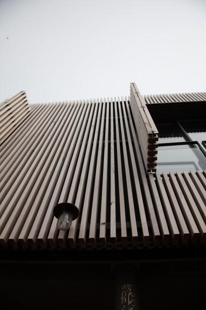 {Almost} WW: Who Knew Monochrome Could be So Cool in Grey? The Exterior