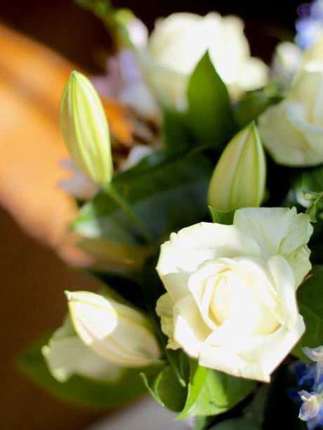 White-Rose-Lily-Bouquet