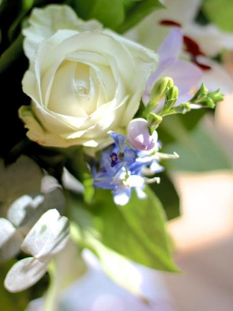 White-Rose-Lily-Bouquet