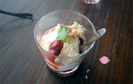 Wolf-and-Fox-Gastropub-Strawberry-Ice-Cream