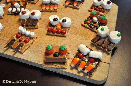 Halloween Treats: Spooky S’mores Halloween Treat: Spooky S'mores