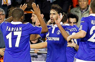 Raul Scores to Earn Schalke 04 a 1-1 Draw Away To Valencia