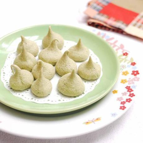 Matcha Meringue Kisses