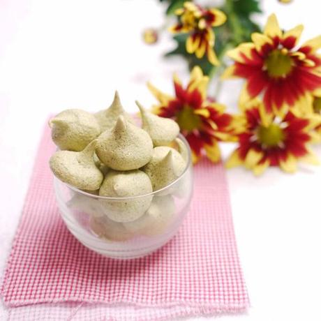 Matcha Meringue Kisses