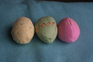 Play Eats: Beautiful Felt Eggs