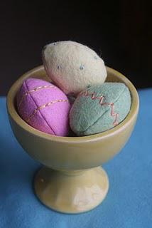 Play Eats: Beautiful Felt Eggs