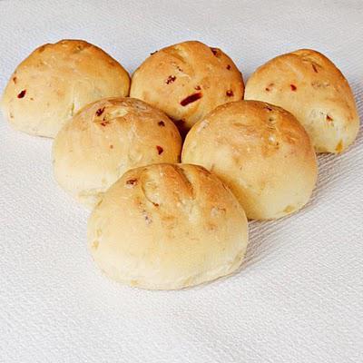 Yellow onion dinner rolls