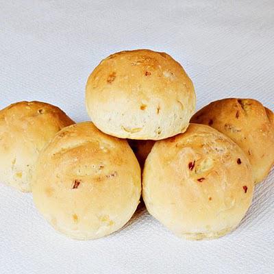 Yellow onion dinner rolls