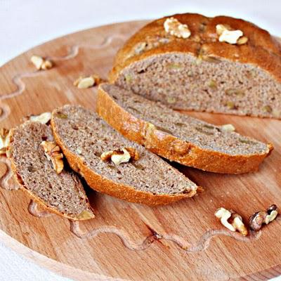 Whole-wheat walnuts bread