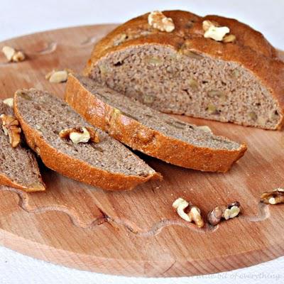 Whole-wheat walnuts bread