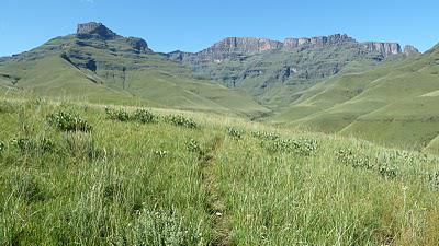 Vaalribbokkop Cave and Zulu Cave - A 3 day hike in the Monk's Cowl area - January 2011