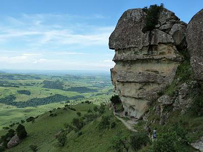 Vaalribbokkop Cave and Zulu Cave - A 3 day hike in the Monk's Cowl area - January 2011