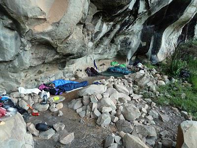 Vaalribbokkop Cave and Zulu Cave - A 3 day hike in the Monk's Cowl area - January 2011