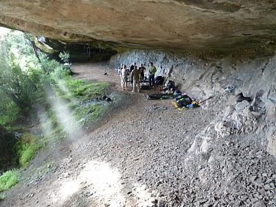 Vaalribbokkop Cave and Zulu Cave - A 3 day hike in the Monk's Cowl area - January 2011