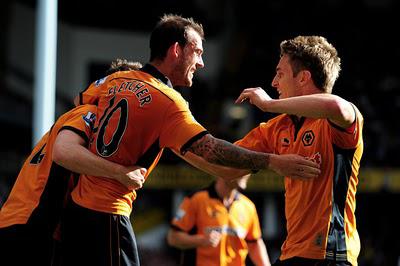 United full of mistakes; Goal spree at Molineux