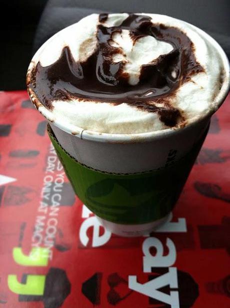 “Hot-Cocoa-with-Drizzle-Starbucks”