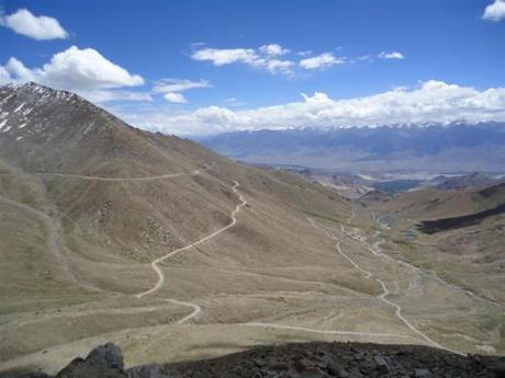 The Khardung-la Clamber (5600m so they say!)