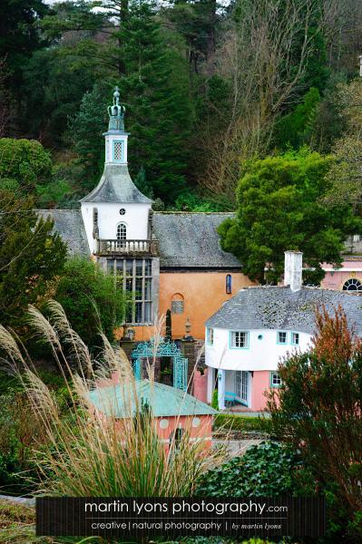 Real wedding in Portmeirion (sounds Welsh, looks Italian…)