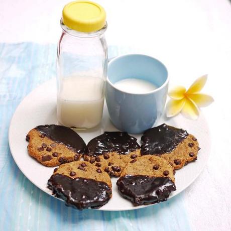 Ganache Dipped Chocolate Chip Cookies