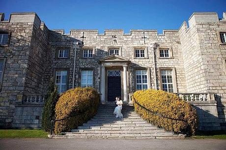 Gorgeous spring wedding in an ancient English castle