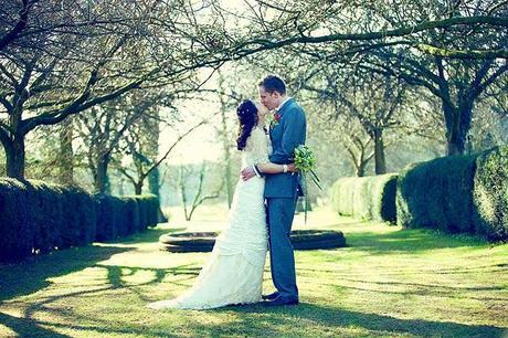 Gorgeous spring wedding in an ancient English castle