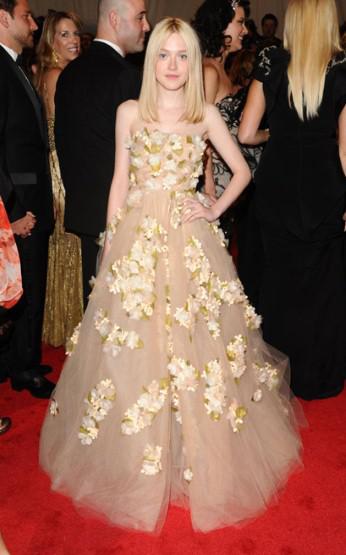 Dakota Fanning at 2011 Met Ball