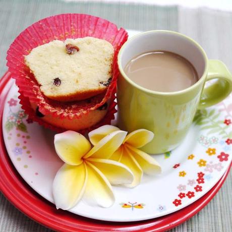 Cranberry Almond Yoghurt Cupcakes