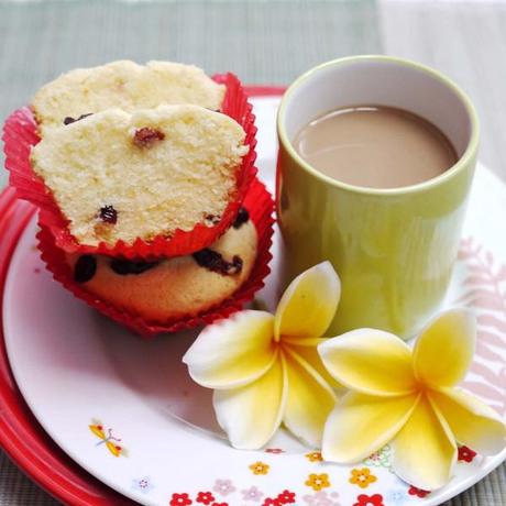 Cranberry Almond Yoghurt Cupcakes