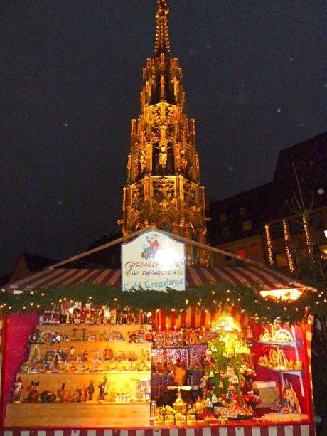 nuremberg christmas market stalls