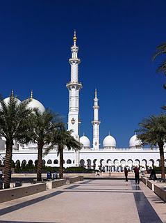 Live from the Lounger - Abu Dhabi-doo