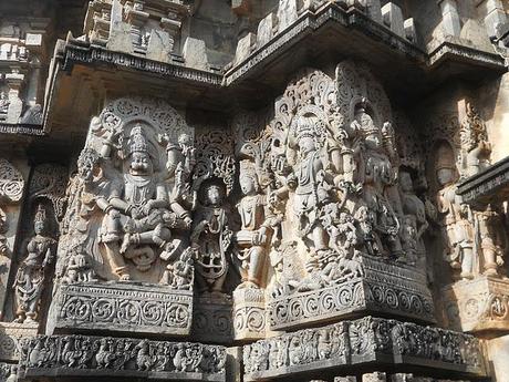 European Chic goes to .... Kanataka & Kerala, India