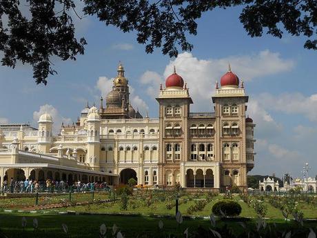 European Chic goes to .... Kanataka & Kerala, India